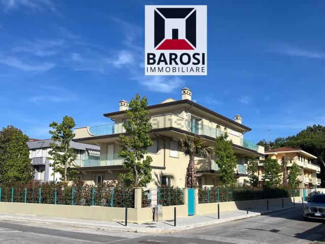 Appartamento in vendita di 268 m² in Via Vittorio Alfieri