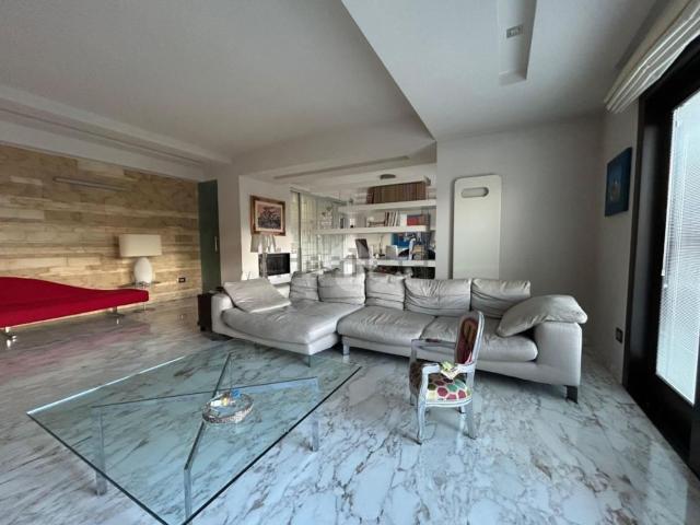 Appartamento in vendita di 268 m² in Piazza Don Pino Puglisi, 33