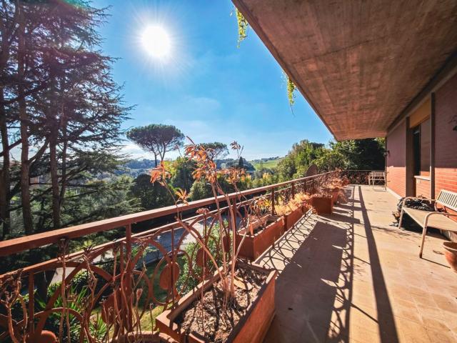 Appartamento in vendita di 269 m² in Via Campodimele