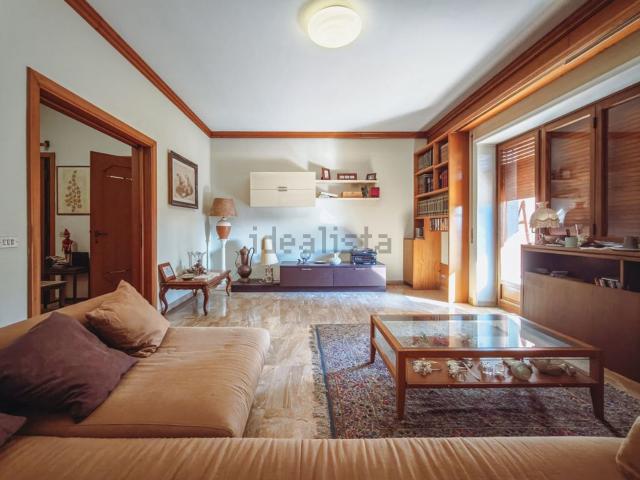 Appartamento in vendita di 269 m² in Via Campodimele
