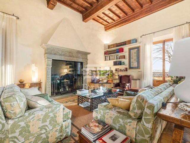 Appartamento in vendita di 269 m² in Via della Luigiana