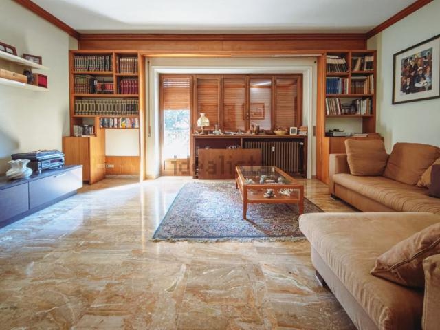 Appartamento in vendita di 269 m² in Via Torrice