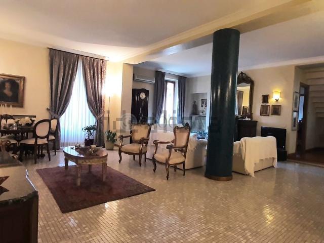 Appartamento in vendita di 270 m²