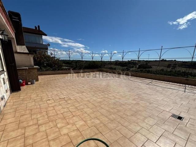 Appartamento in vendita di 270 m² in Via Casal Saraceno