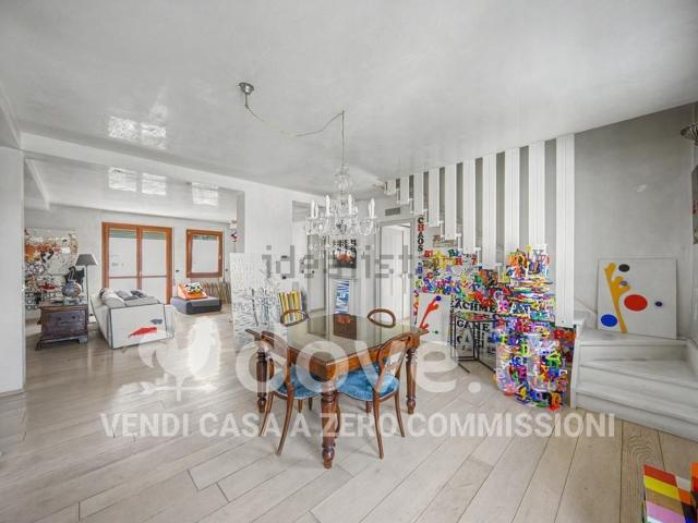 Appartamento in vendita di 270 m² in Via Angelo Secchi, 14