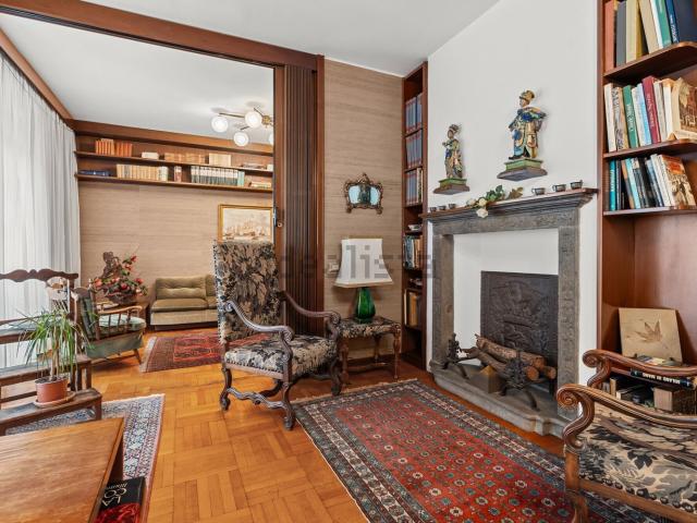 Appartamento in vendita di 270 m² in Via Giovanni Battista Pergolesi, 6