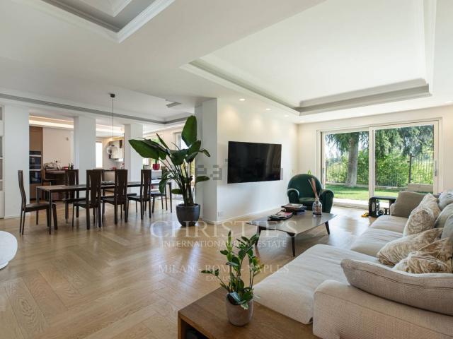 Appartamento in vendita di 270 m² in Via Gradoli