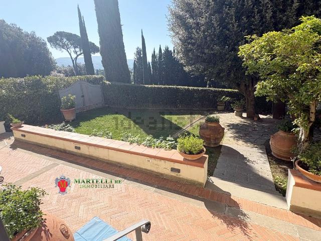 Appartamento in vendita di 270 m² in Via del Carota, 1843