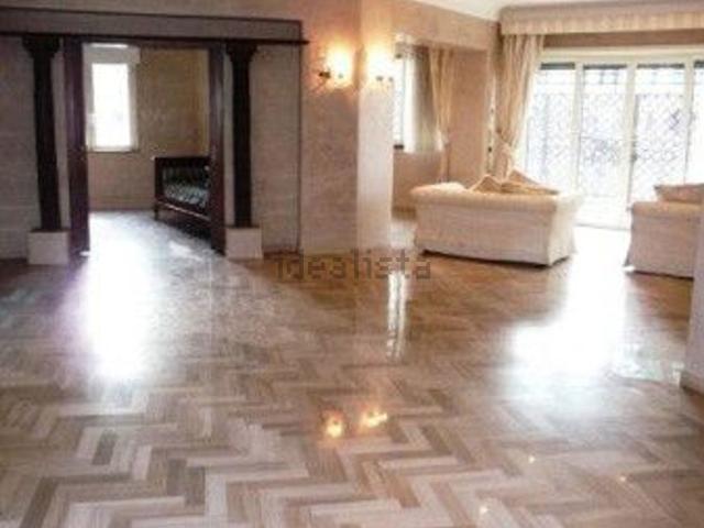 Appartamento in vendita di 270 m² in Via della Camilluccia