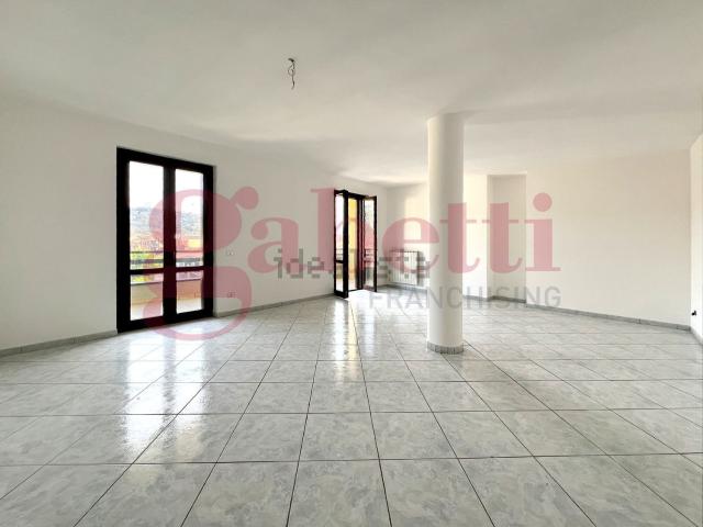Appartamento in vendita di 270 m² in Via Forche Caudine, 8