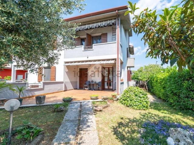 Appartamento in vendita di 270 m² in Via Frassini, 19