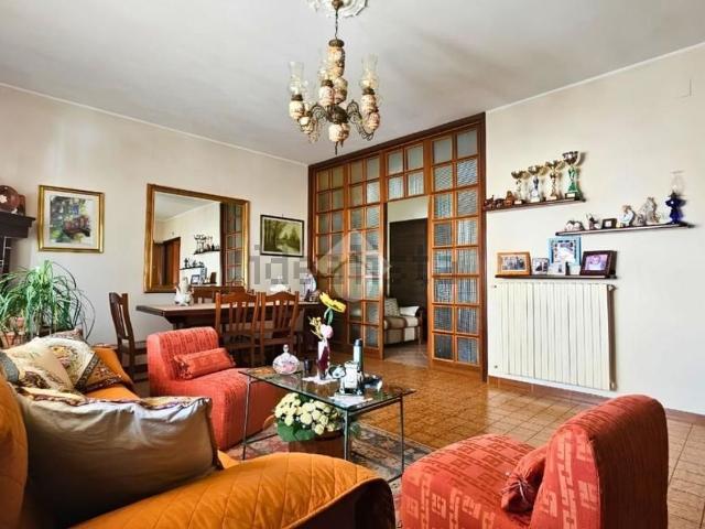 Appartamento in vendita di 270 m² in Via Ofanto