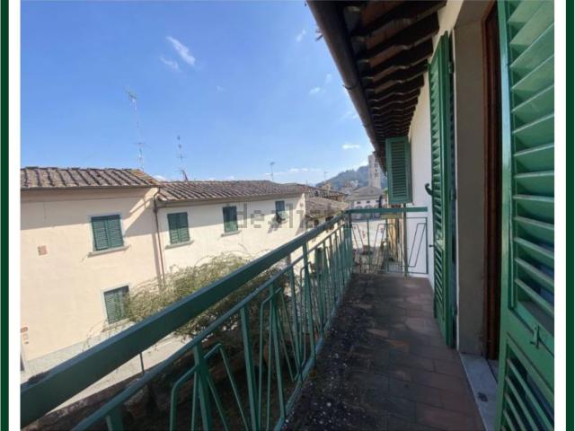 Appartamento in vendita di 270 m² in Via Leopoldo Vanni