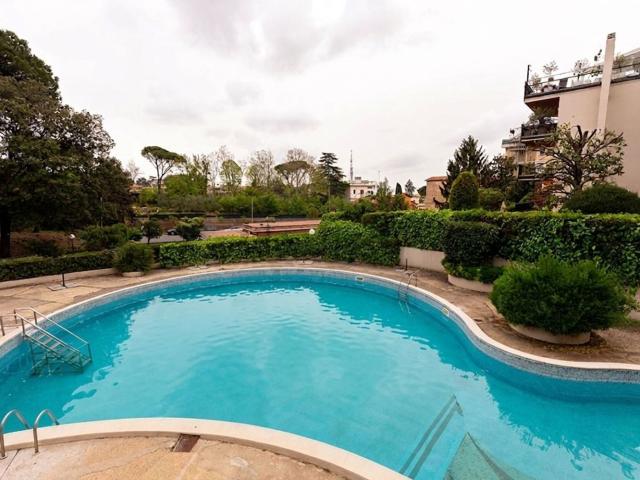 Appartamento in vendita di 270 m² in Via Massimi