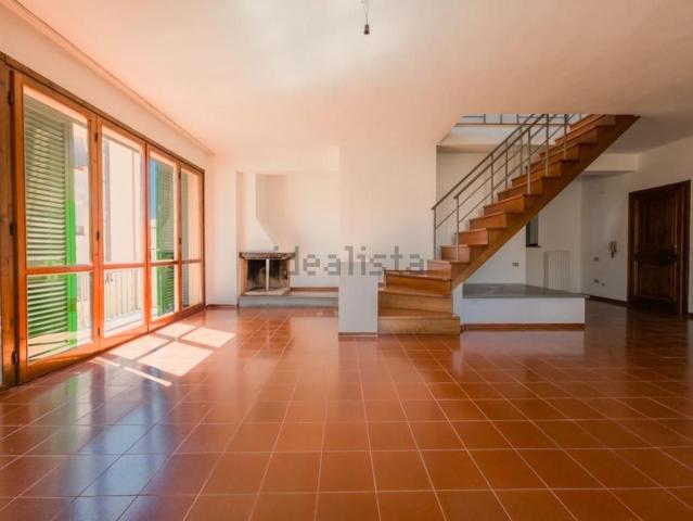 Appartamento in vendita di 270 m² in Via Nazario Sauro