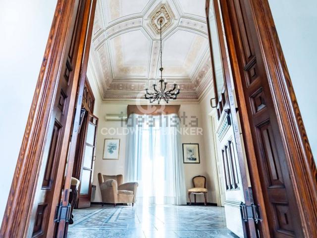 Appartamento in vendita di 270 m² in Via Nicola Fabrizi