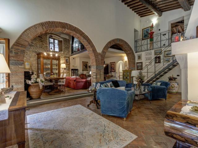 Appartamento in vendita di 270 m² in Via Santa Maria a Macerata