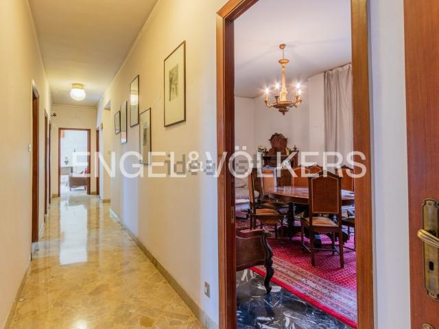 Appartamento in vendita di 270 m² in Via Sardegna, 30