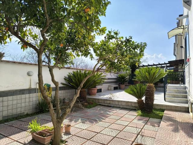 Appartamento in vendita di 270 m² in Via Per Nola