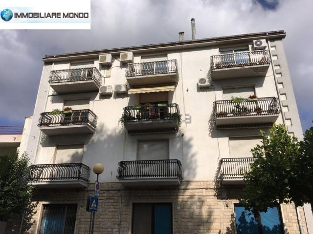 Appartamento in vendita di 270 m² in Via Provinciale