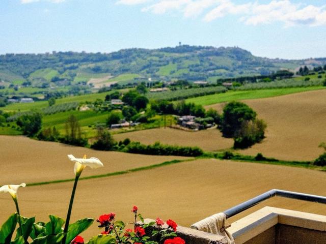 Appartamento in vendita di 270 m² in Via Repubblica San Marino