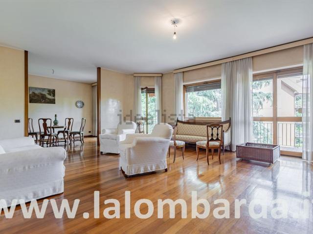 Appartamento in vendita di 270 m² in Viale Brianza