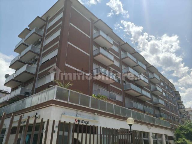 Appartamento in vendita di 270 m² in Largo Strasburgo