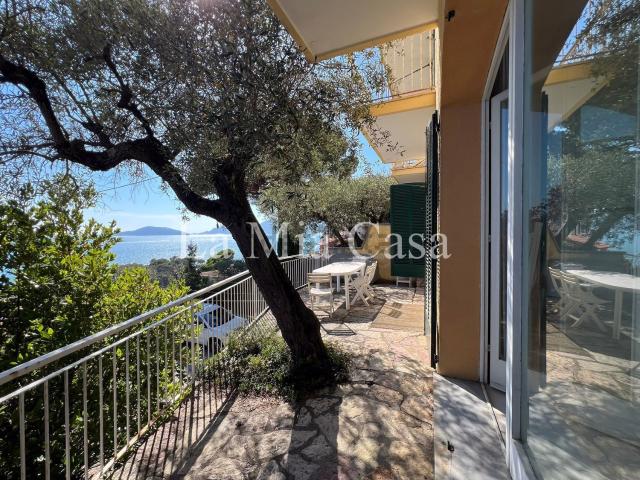 Appartamento in vendita di 270 m² in Località Fiascherino