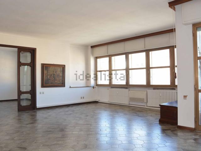 Appartamento in vendita di 270 m² in Piazza San jacopo