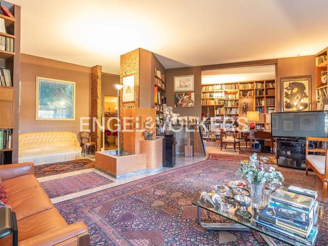Appartamento in vendita di 271 m² in Piazza Riccardo Moizo
