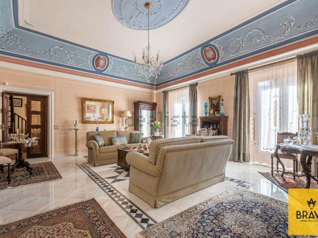 Appartamento in vendita di 272 m² in Via Garibaldi, 44
