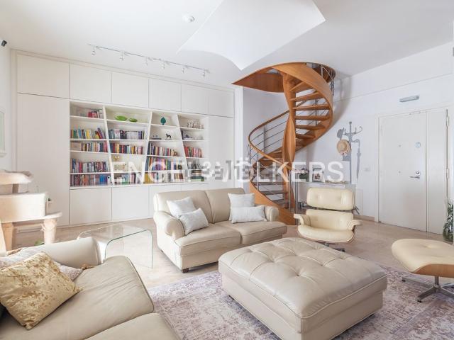Appartamento in vendita di 272 m² in Via Lubriano