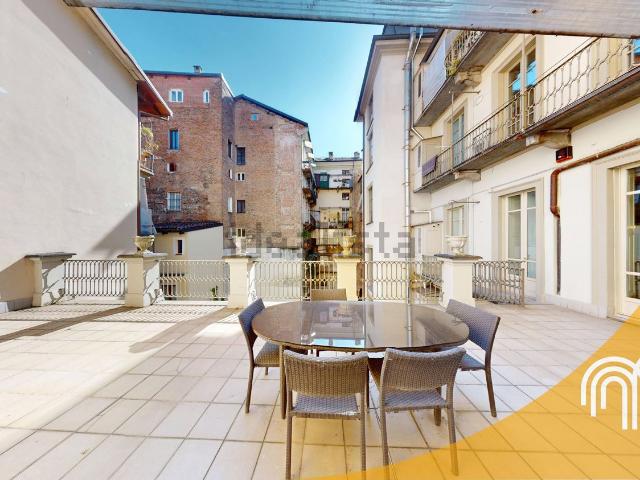 Appartamento in vendita di 272 m² in Via San Francesco D&apos Assisi, 3
