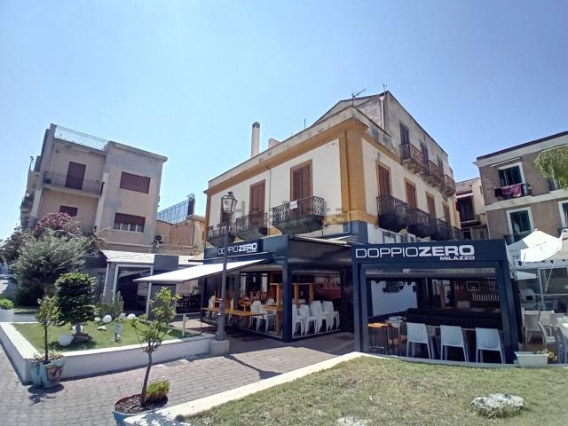 Appartamento in vendita di 273 m² in Via Francesco Crispi, 24