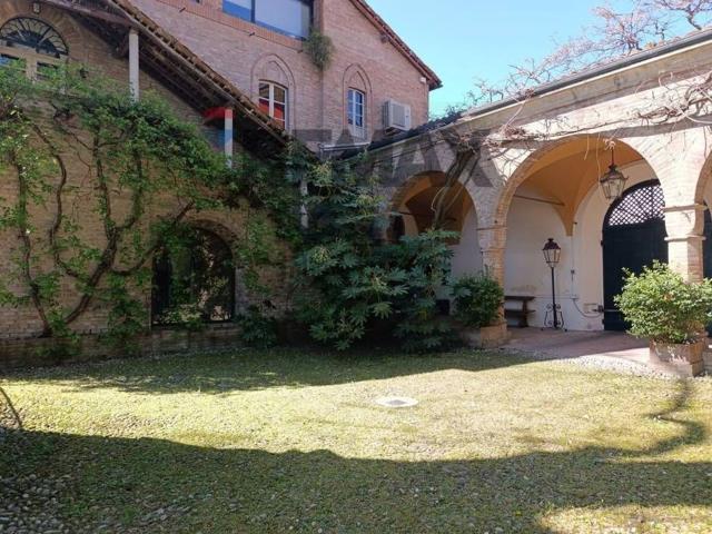 Appartamento in vendita di 273 m² in Piazza Giuseppe Garibaldi, 3