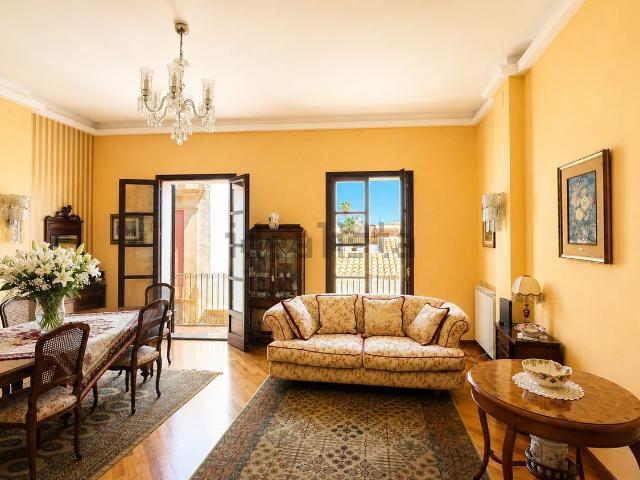 Appartamento in vendita di 274 m² in Via Larga