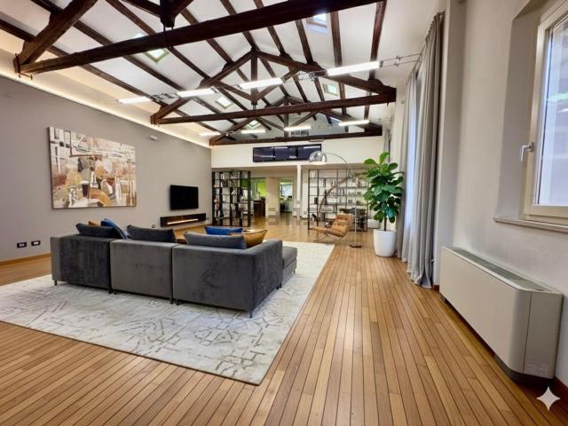Appartamento in vendita di 275 m²