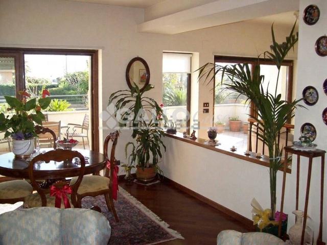 Appartamento in vendita di 275 m² in Via Giovanni XXIII