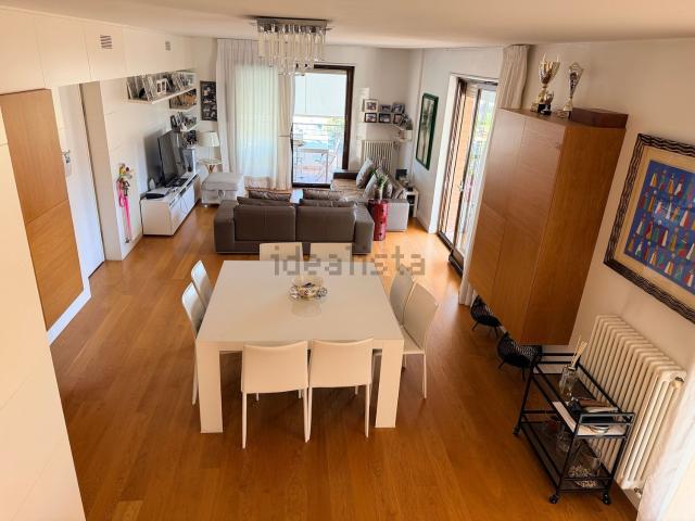 Appartamento in vendita di 275 m² in Via Pier Paolo Pasolini, 6