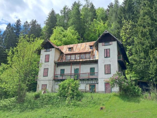 Appartamento in vendita di 275 m² in Via Privata Dolomiti, 6
