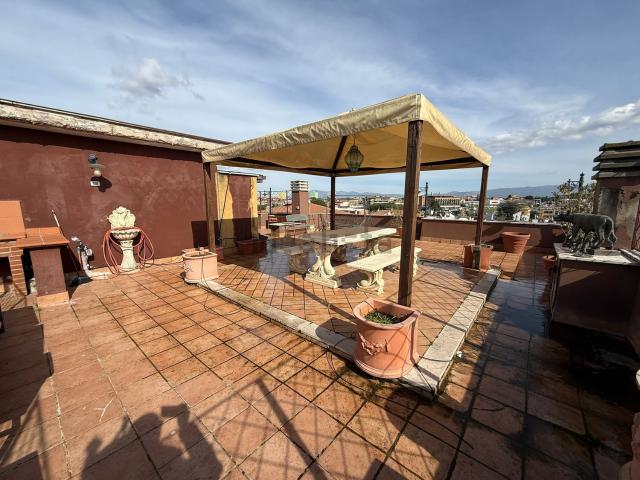 Appartamento in vendita di 275 m² in Via Pupinia, 27