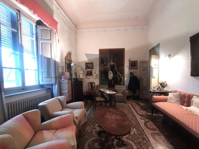 Appartamento in vendita di 275 m² in Piazzale B. Ricasoli, 193