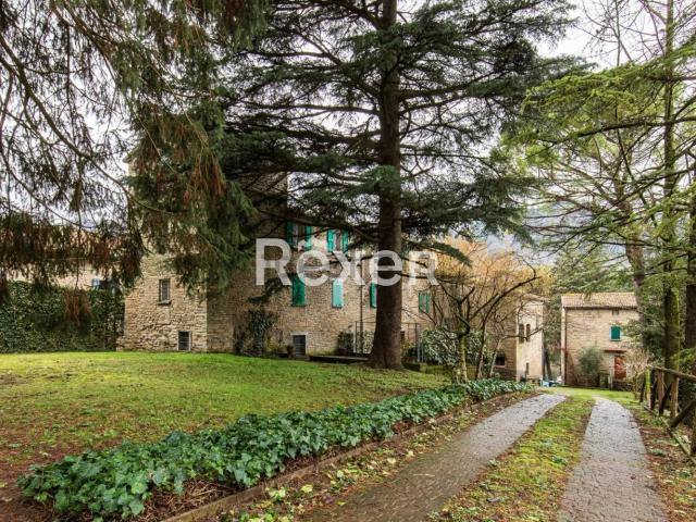 Appartamento in vendita di 276 m² in Via Cozzo, 11