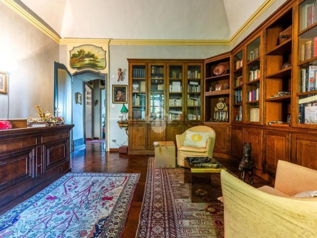 Appartamento in vendita di 276 m² in Via Griselda, 30