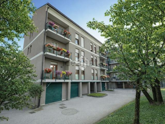 Appartamento in vendita di 276 m² in Via Stefanardo da Vimercate, 15