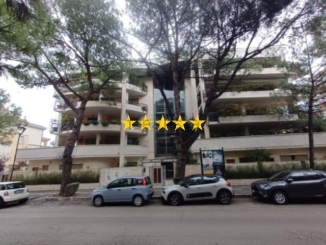 Appartamento in vendita di 276 m² in Viale John Fitzgerald Kennedy