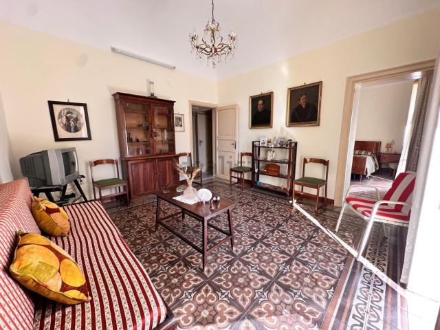 Appartamento in vendita di 276 m² in Piazza Trento e Trieste, 11