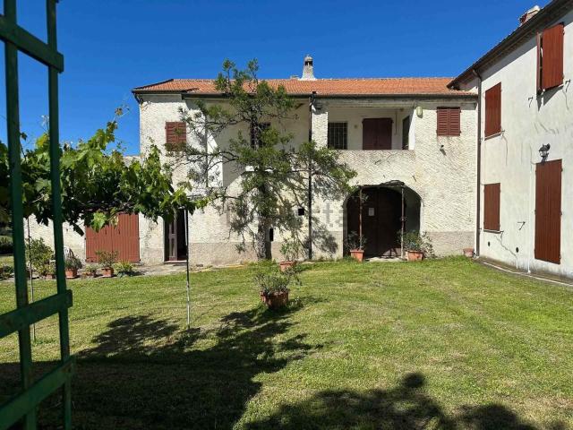 Appartamento in vendita di 276 m² in Strada DI VARANO, 133