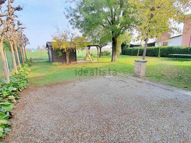 Appartamento in vendita di 277 m² in Via dell&apos Aeroporto