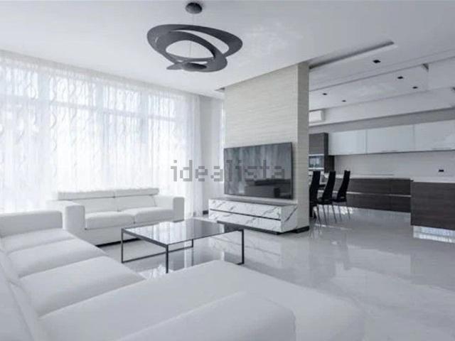Appartamento in vendita di 277 m² in Via delle Rose, 52